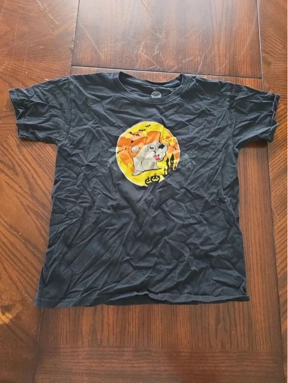 Buc-ees halloween tshirt